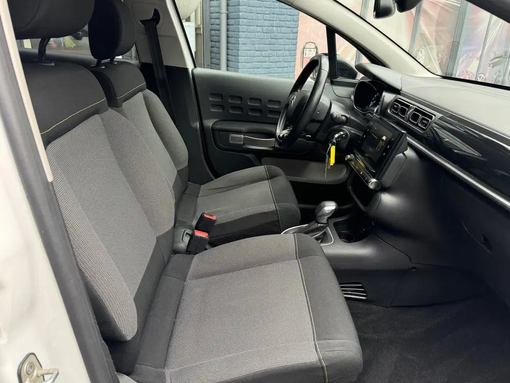 Citroën C3 Citroen C3 1.2 PureTech S&S Shine uit 2019, foto 10