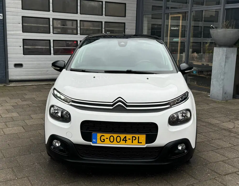Citroën C3 Citroen C3 1.2 PureTech S&S Shine uit 2019, foto 2