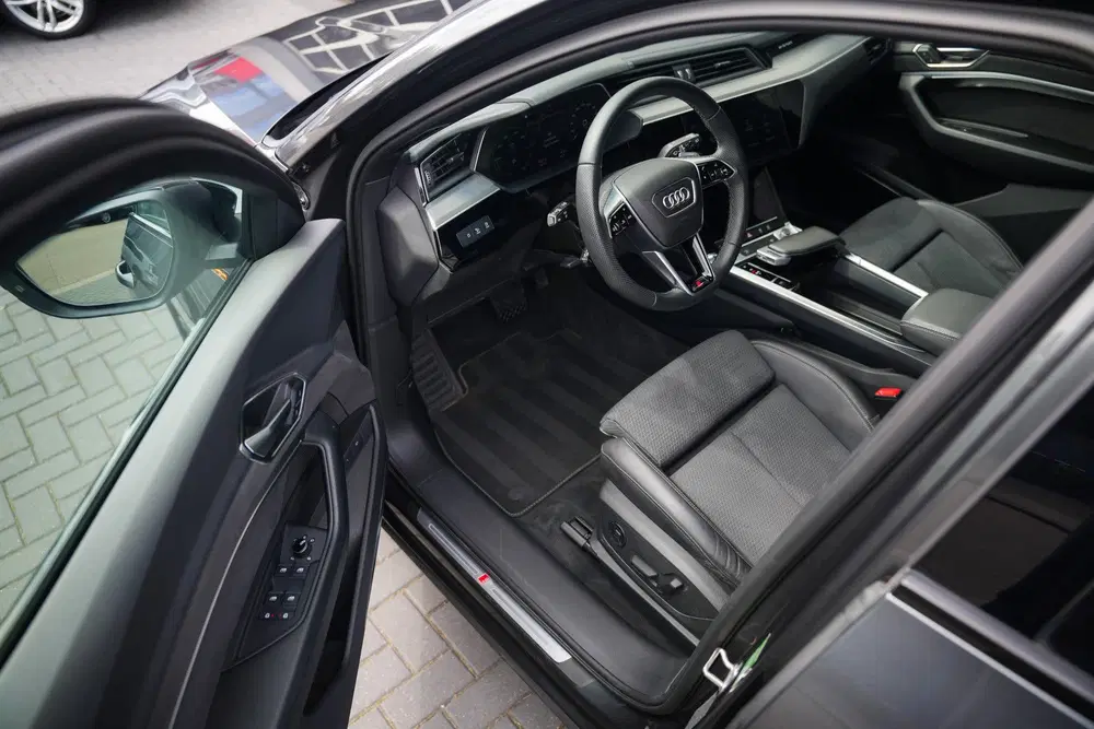 Audi e-tron 55 Quattro 408 pk Edition 95 kWh S-Line uit 2021, foto 12