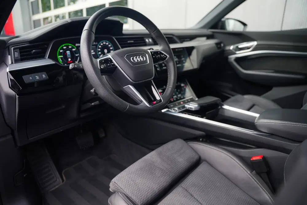 Audi e-tron 55 Quattro 408 pk Edition 95 kWh S-Line uit 2021, foto 4