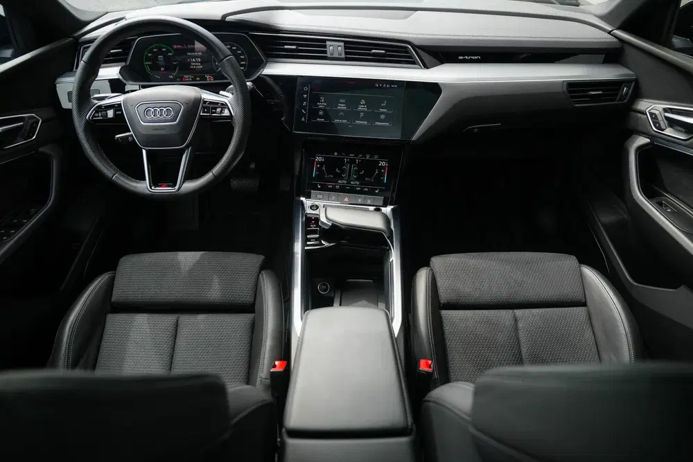 Audi e-tron 55 Quattro 408 pk Edition 95 kWh S-Line uit 2021, foto 5
