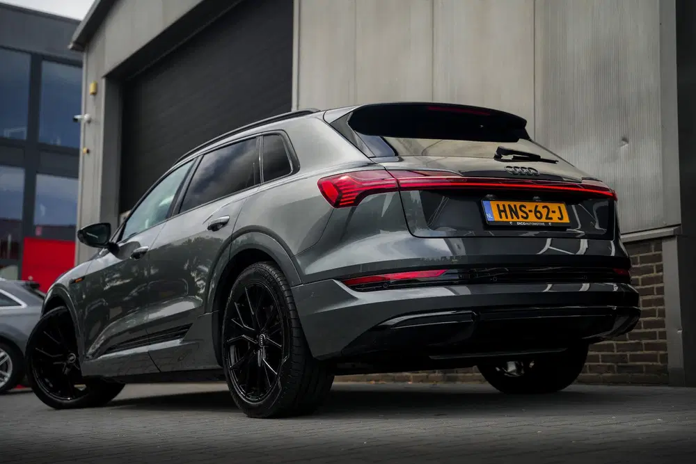 Audi e-tron 55 Quattro 408 pk Edition 95 kWh S-Line uit 2021, foto 7