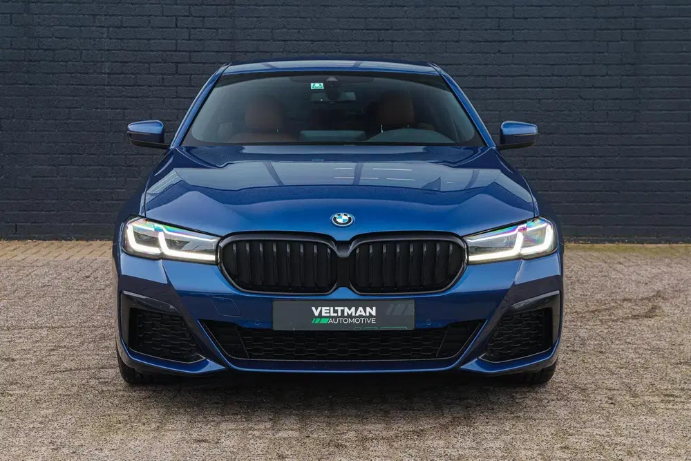 BMW 5-serie 545e xDrive M-SPORT LASER HARMAN KARDON CA uit 2023, foto 10