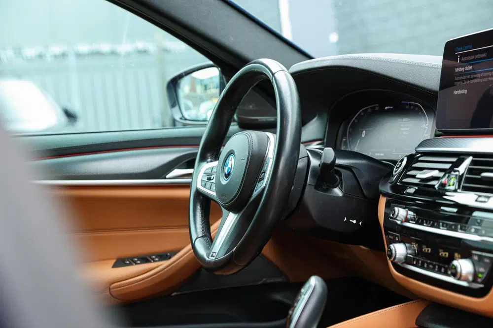 BMW 5-serie 545e xDrive M-SPORT LASER HARMAN KARDON CA uit 2023, foto 13