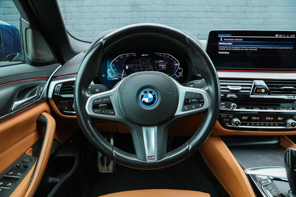 BMW 5-serie 545e xDrive M-SPORT LASER HARMAN KARDON CA uit 2023, foto 14