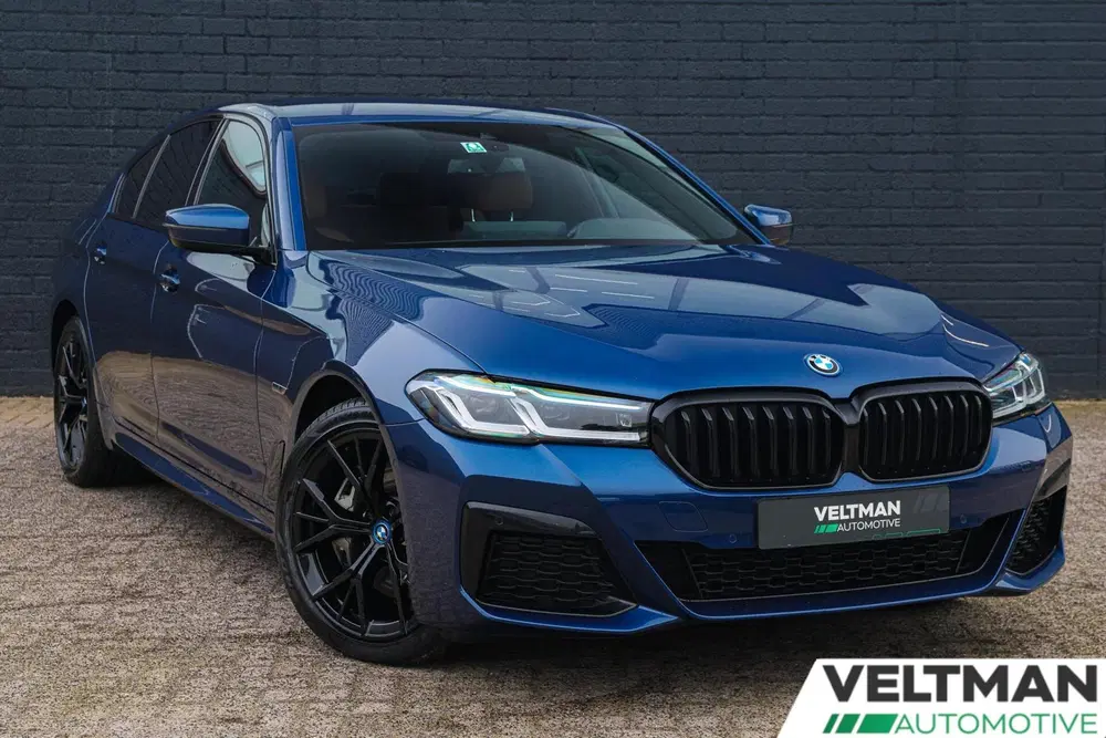 BMW 5-serie 545e xDrive M-SPORT LASER HARMAN KARDON CA uit 2023, foto 2