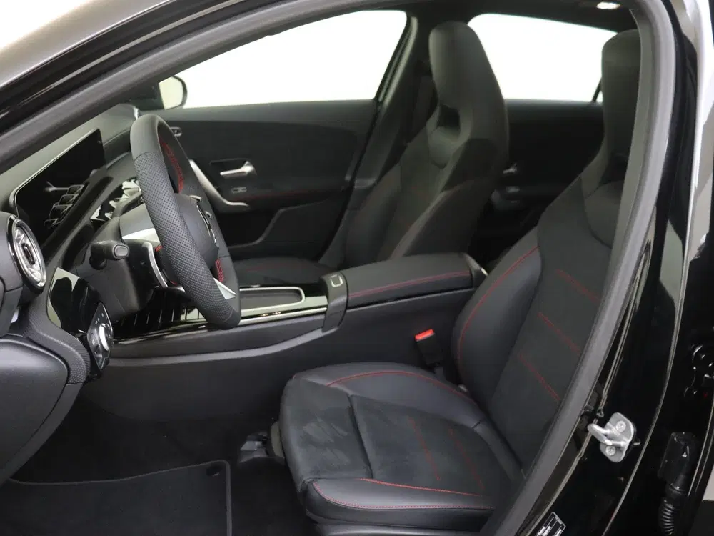 Mercedes-Benz A-Klasse 250 e Business Solution AMG Panoramad uit 2026, foto 10