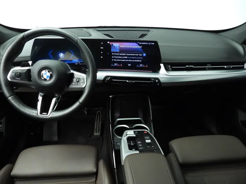 BMW X1 sDrive18i uit 2023, foto 10