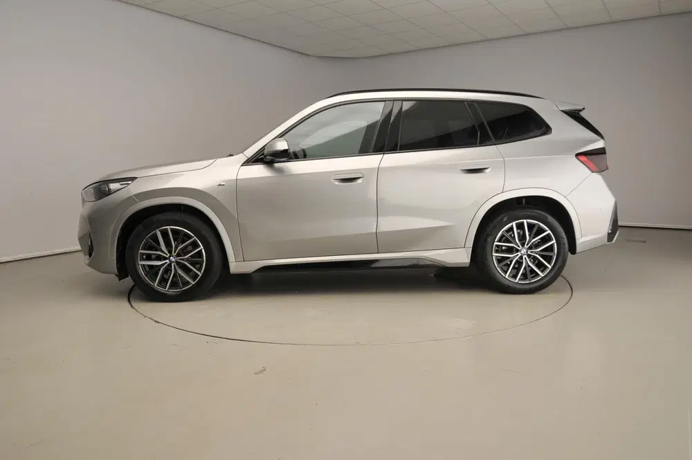 BMW X1 sDrive18i uit 2023, foto 2