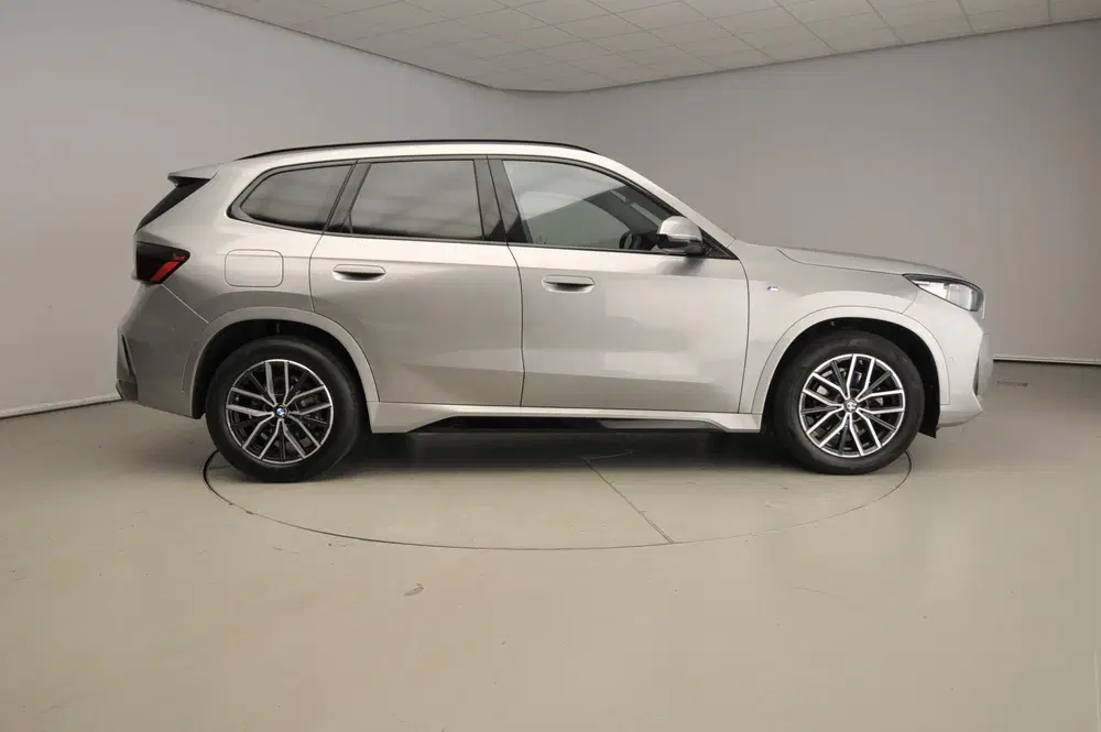 BMW X1 sDrive18i uit 2023, foto 4
