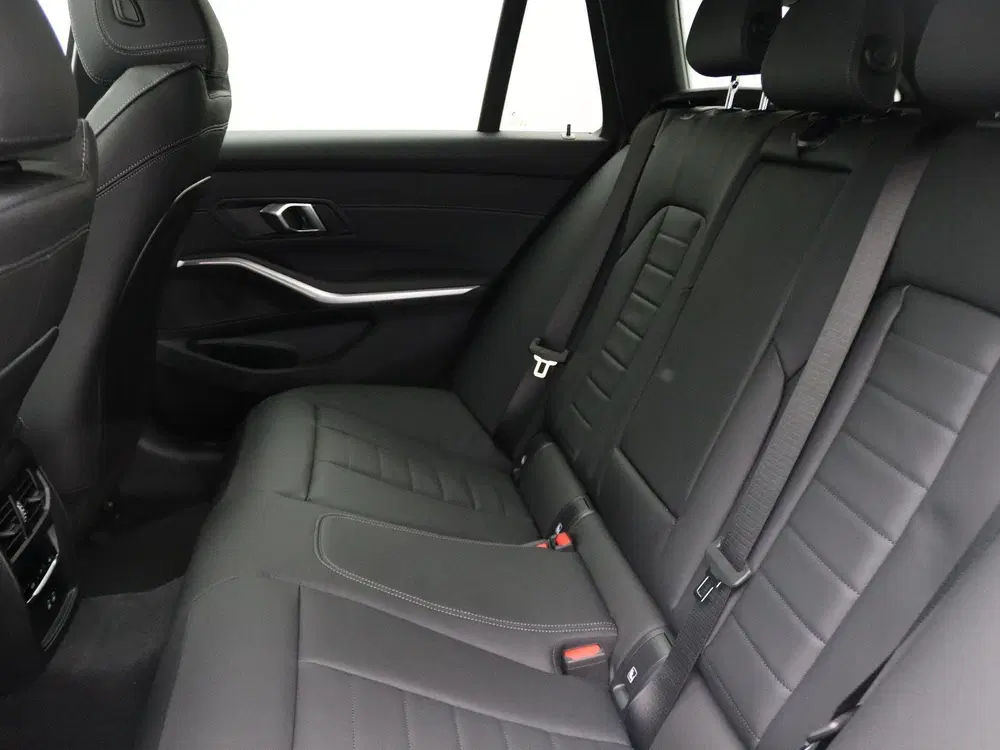 BMW 3-serie 320i uit 2026, foto 9