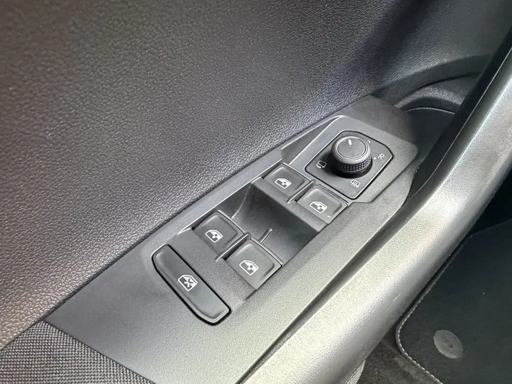 Volkswagen Taigo 1.0 TSI R-Line Business uit 2023, foto 14