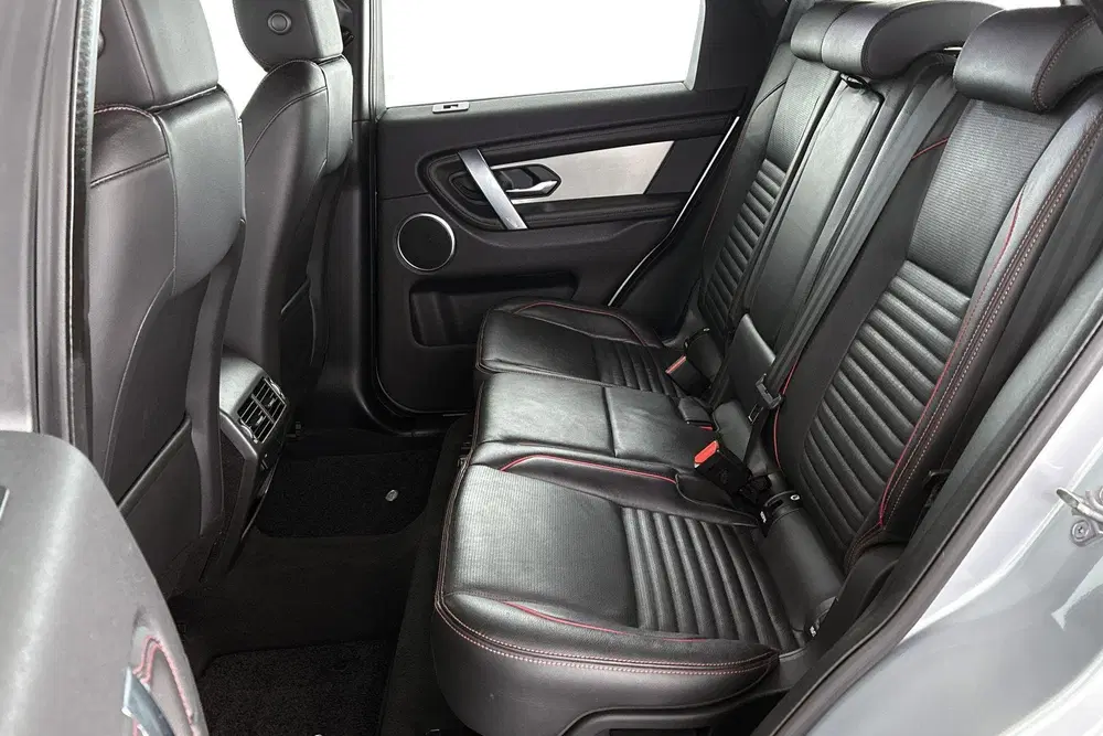 Land Rover Discovery Sport P300e 1.5 R-Dynamic SE Leder Acht uit 2021, foto 8
