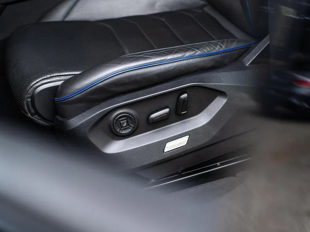 Volkswagen Touareg 3.0 TSI eHybrid R-Line uit 2022, foto 13