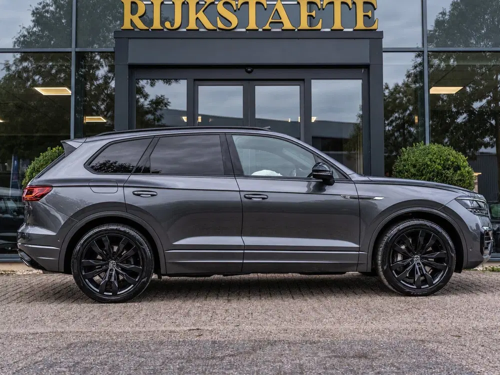 Volkswagen Touareg 3.0 TSI eHybrid R-Line uit 2022, foto 6