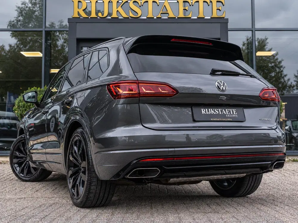 Volkswagen Touareg 3.0 TSI eHybrid R-Line uit 2022, foto 9