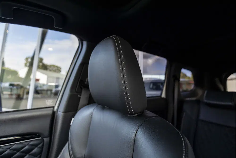 Mitsubishi Outlander 2.4 PHEV Instyle uit 2019, foto 12