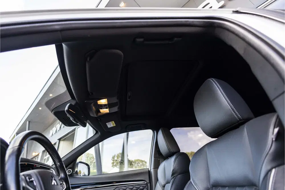 Mitsubishi Outlander 2.4 PHEV Instyle uit 2019, foto 13