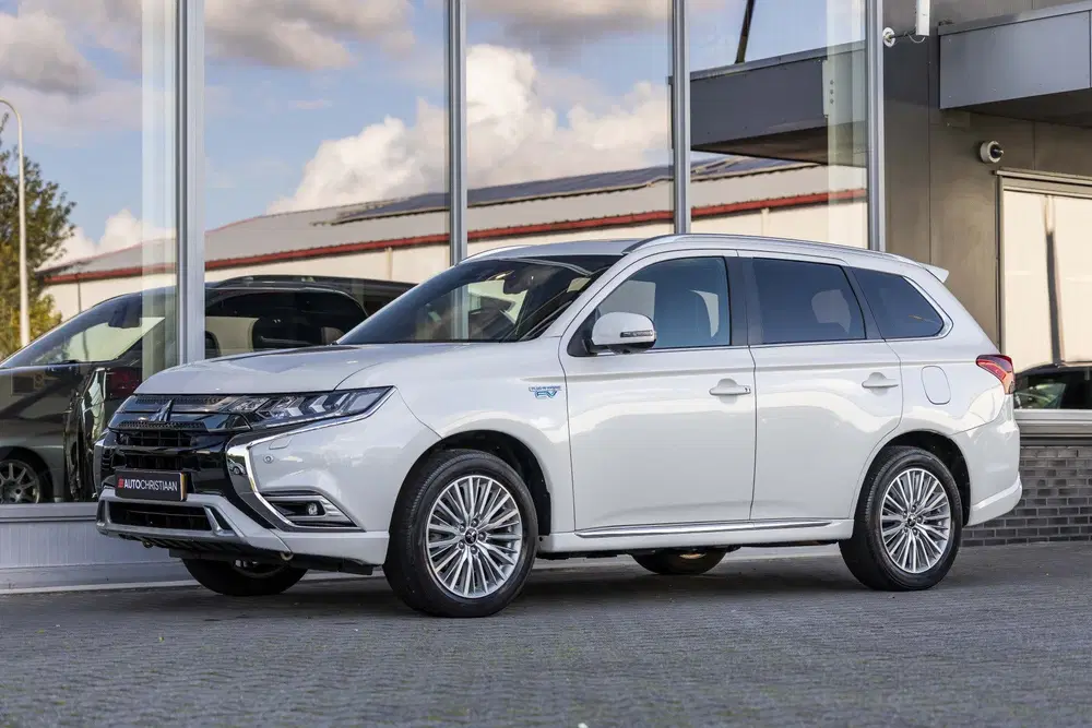 Mitsubishi Outlander 2.4 PHEV Instyle uit 2019, foto 15