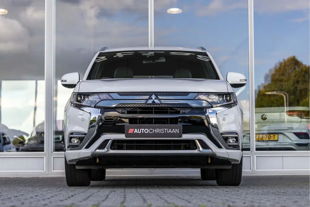 Mitsubishi Outlander 2.4 PHEV Instyle uit 2019, foto 3