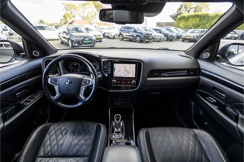 Mitsubishi Outlander 2.4 PHEV Instyle uit 2019, foto 6