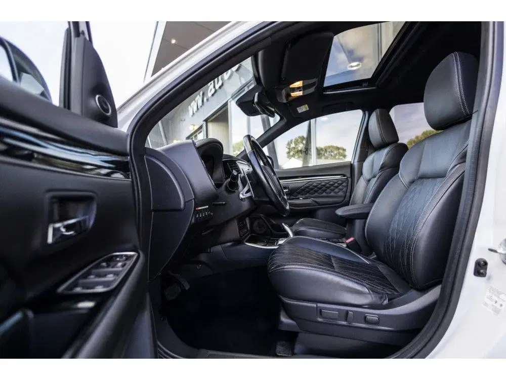 Mitsubishi Outlander 2.4 PHEV Instyle uit 2019, foto 9