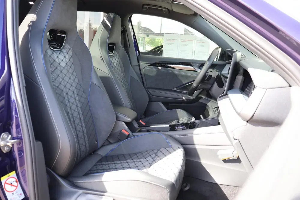 Volkswagen Tayron 1.5 eHybrid 272pk R-Line Edition uit 2025, foto 4