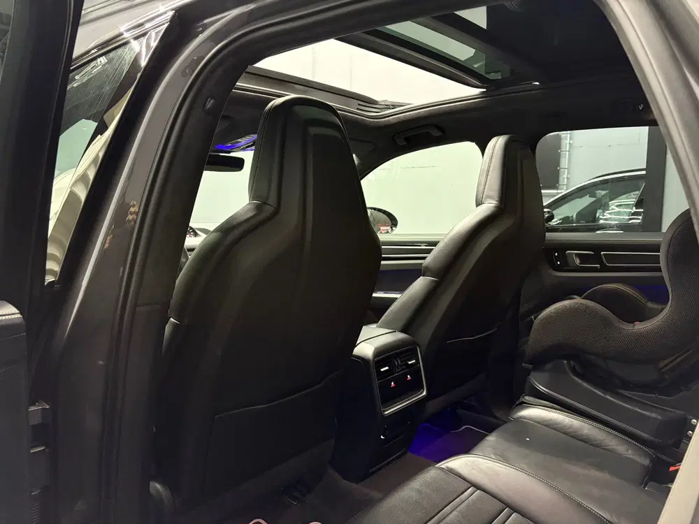 Porsche Cayenne 4.0 Turbo 4M Pano Burmester Stoelk uit 2019, foto 13