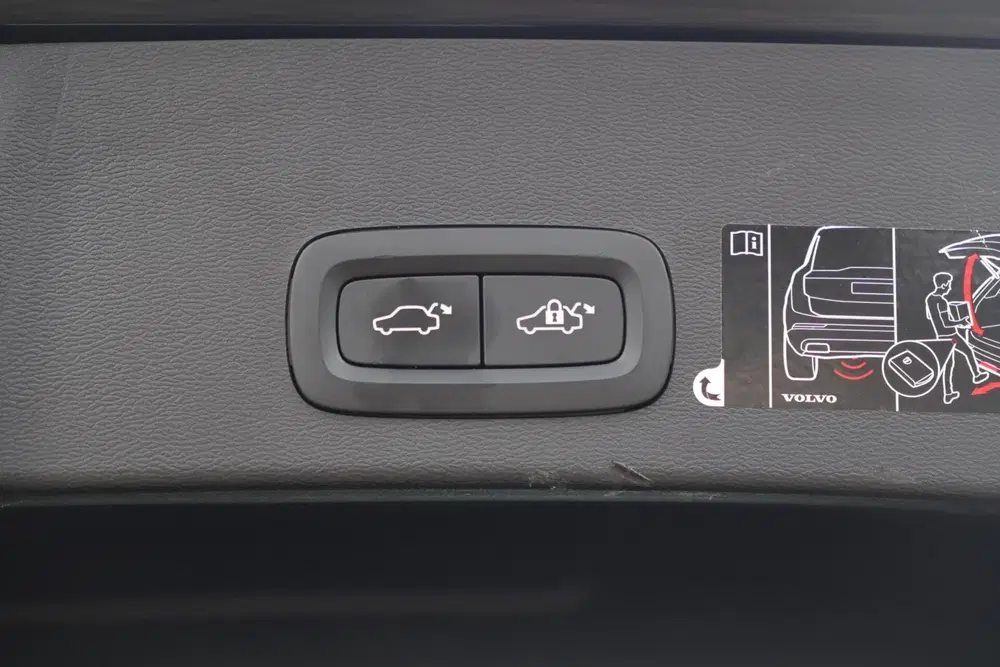 Volvo XC40 T4 Momentum uit 2019, foto 12