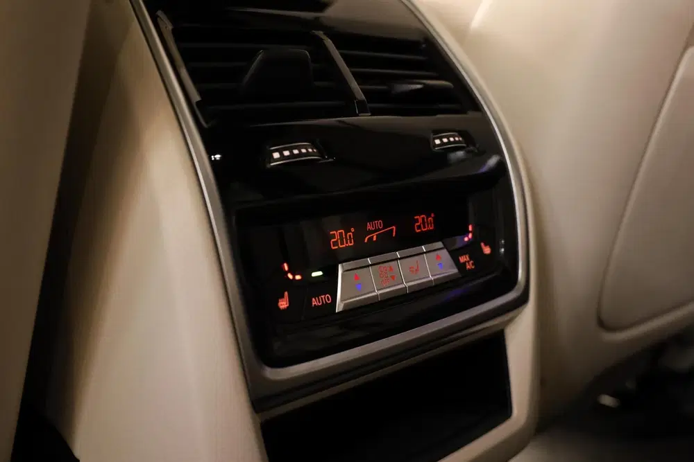 BMW X5 xDrive45e M-Sport uit 2023, foto 12