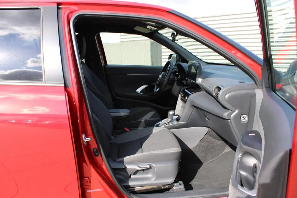 Toyota Yaris Cross 1.5 Hybrid First Edition Navigatie uit 2021, foto 12