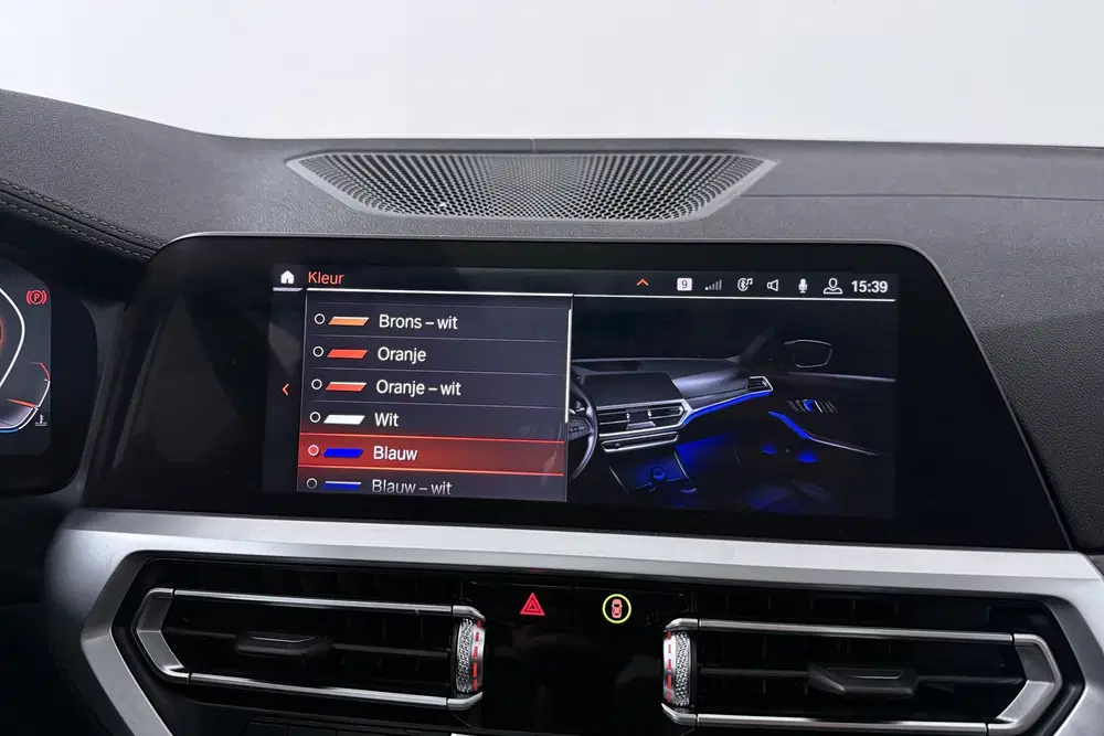 BMW 3-serie 320i High Executive (PANORAMADAK DEALER ON uit 2019, foto 8