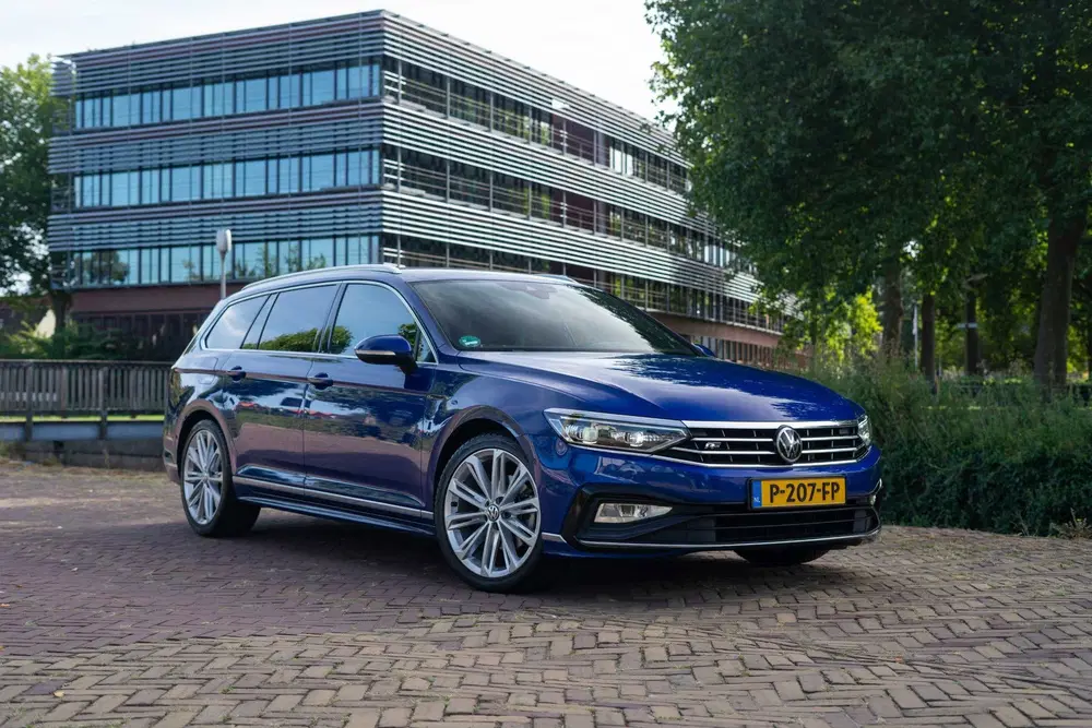 Volkswagen Passat 1.5 TSI R-Line Business + Automaat uit 2020, foto 4