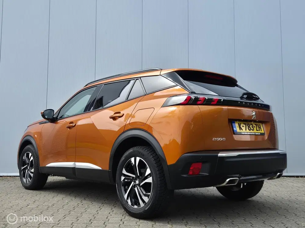 Peugeot 2008 1.2 PURETECH ALLURE AUTOMAAT uit 2021, foto 3