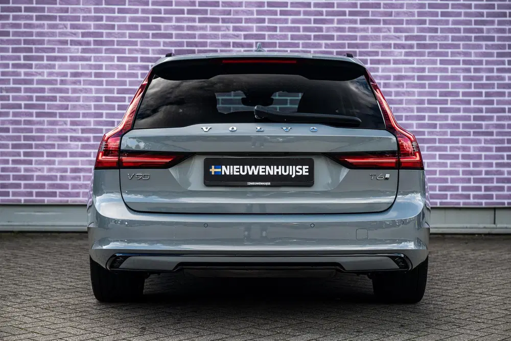 Volvo V90 2.0 T6 Plug-in Hybrid AWD Plus Dark uit 2024, foto 10