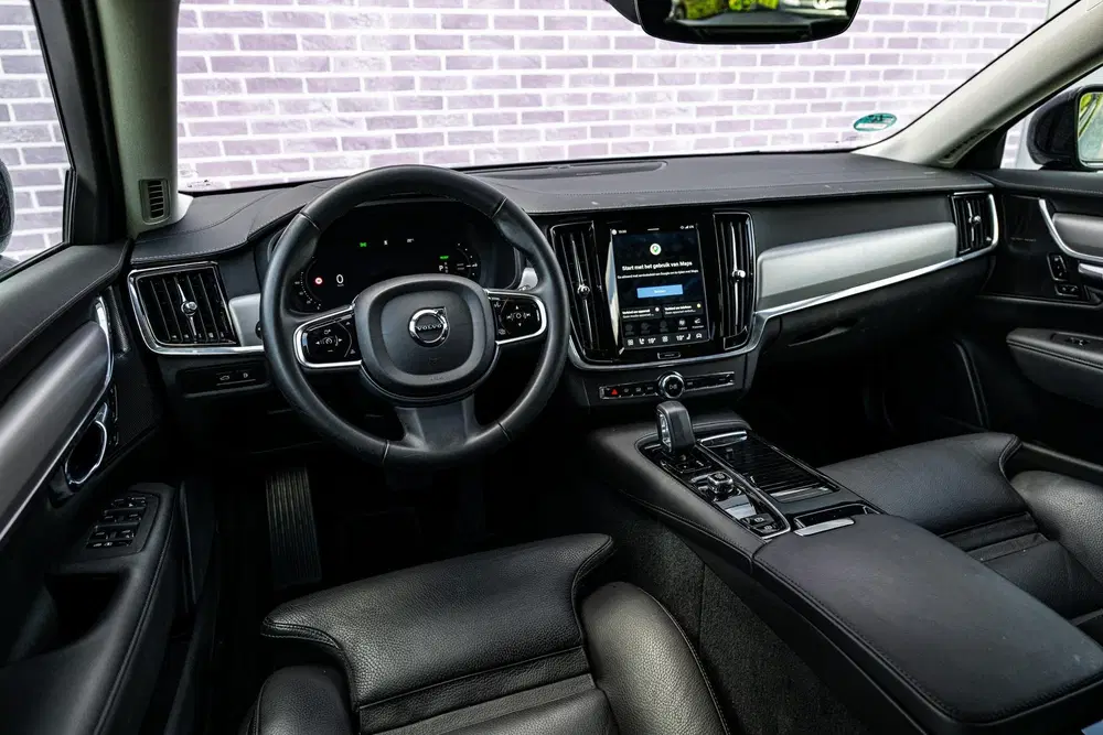 Volvo V90 2.0 T6 Plug-in Hybrid AWD Plus Dark uit 2024, foto 11