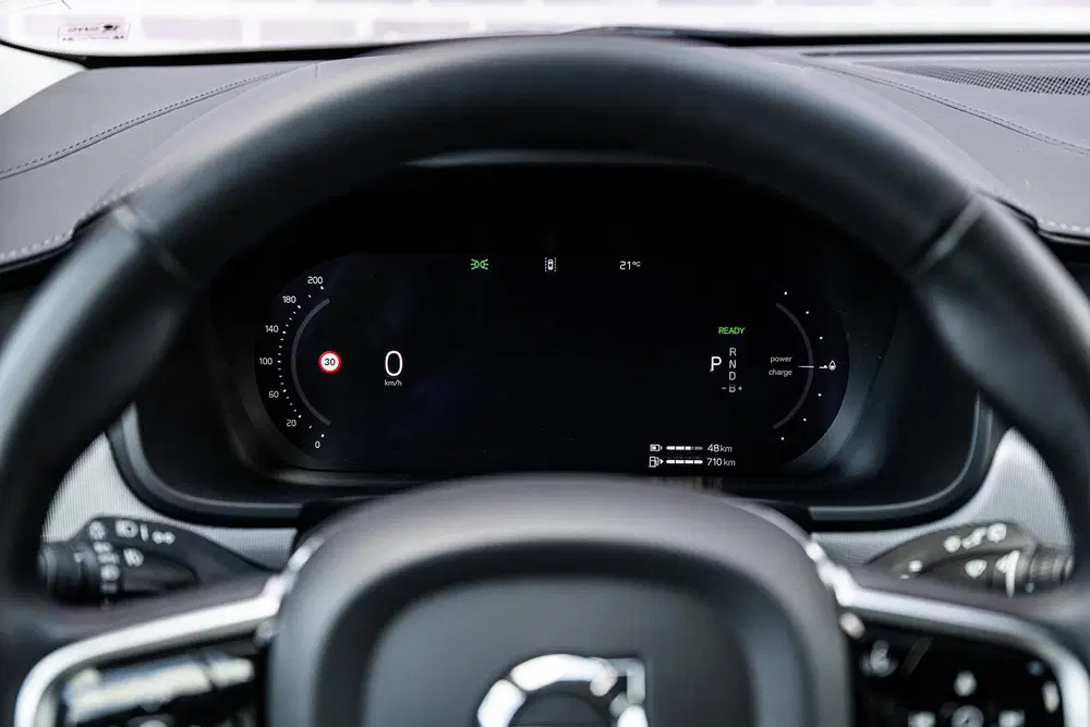 Volvo V90 2.0 T6 Plug-in Hybrid AWD Plus Dark uit 2024, foto 13