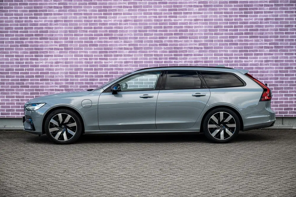 Volvo V90 2.0 T6 Plug-in Hybrid AWD Plus Dark uit 2024, foto 4