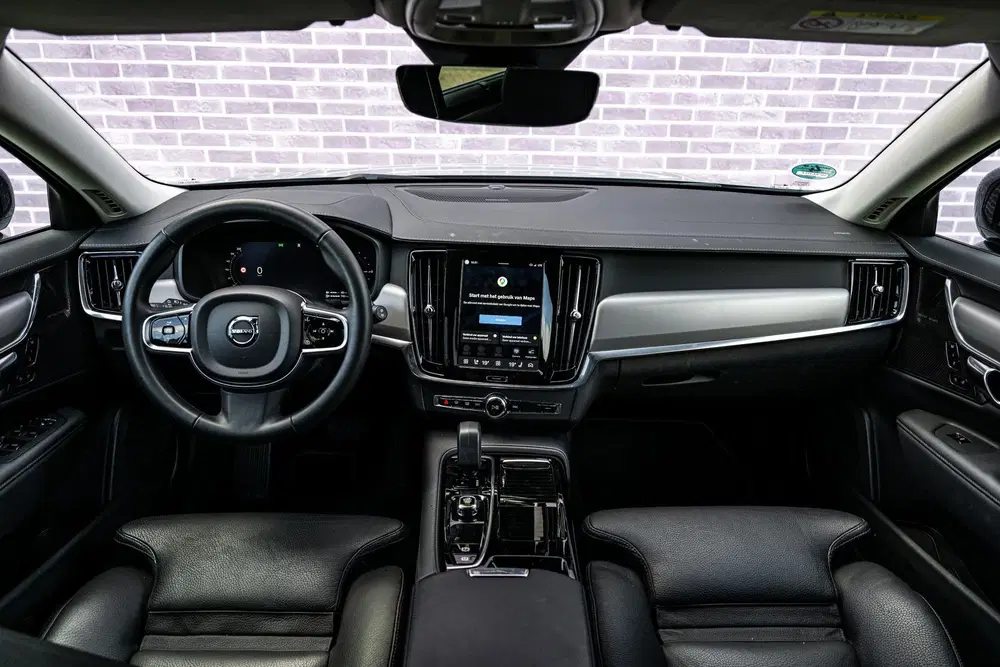 Volvo V90 2.0 T6 Plug-in Hybrid AWD Plus Dark uit 2024, foto 5