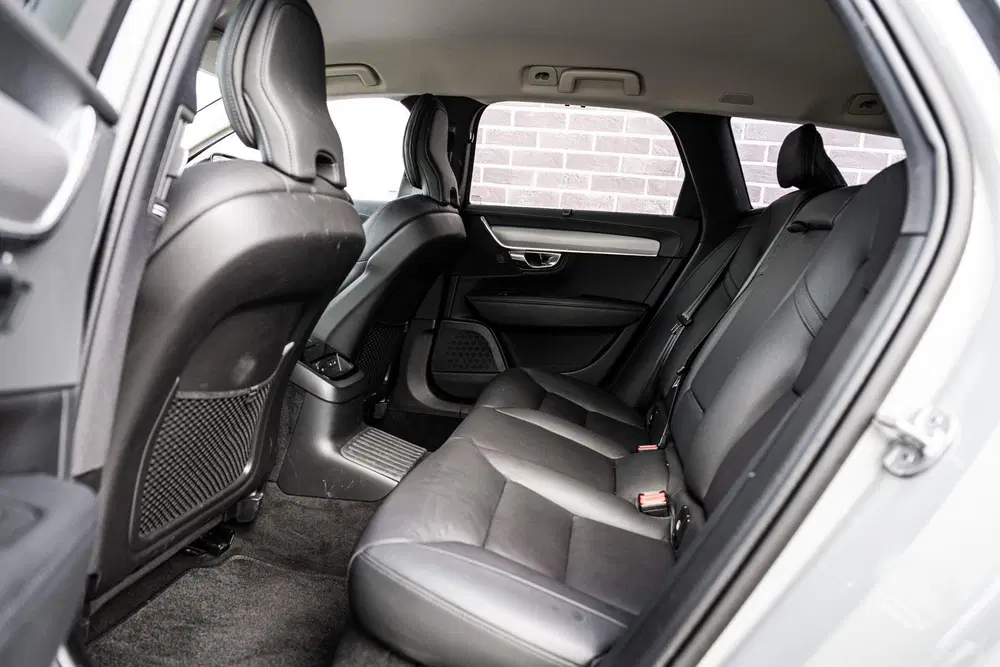 Volvo V90 2.0 T6 Plug-in Hybrid AWD Plus Dark uit 2024, foto 8