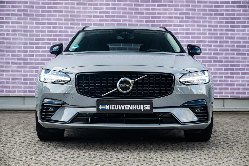 Volvo V90 2.0 T6 Plug-in Hybrid AWD Plus Dark uit 2024, foto 9