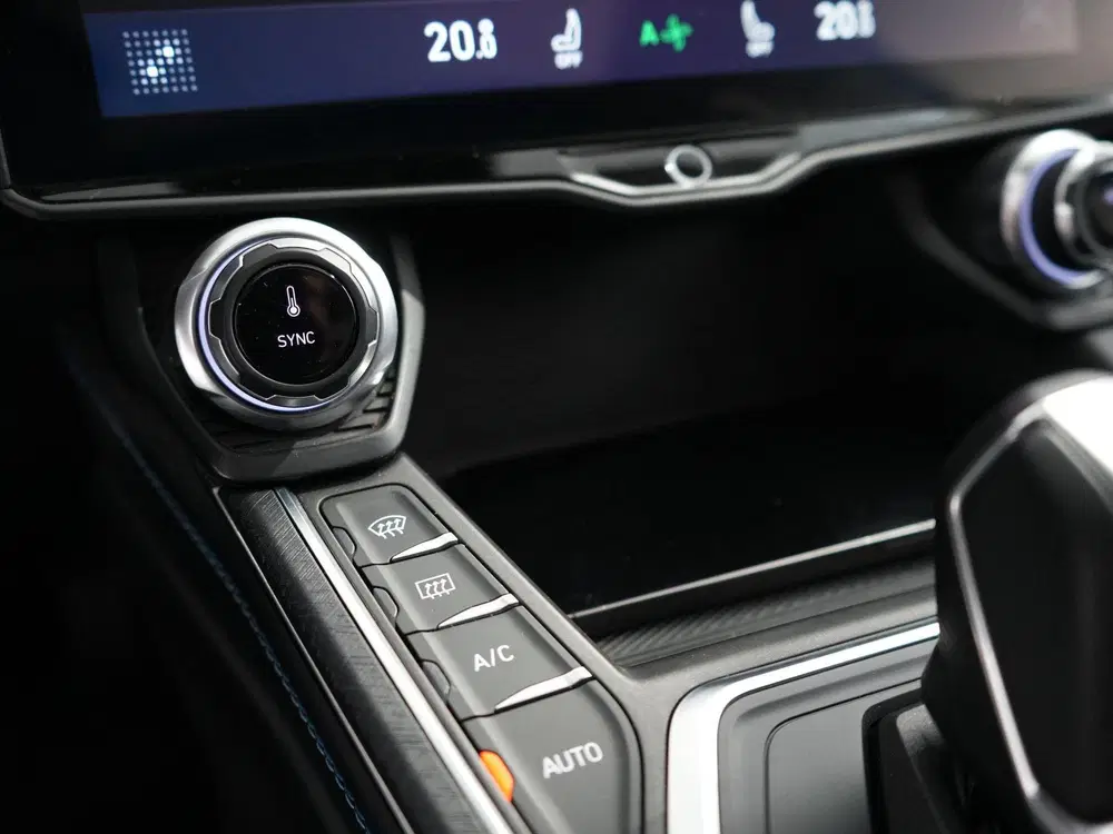 Lynk & Co 01 1.5 uit 2022, foto 12