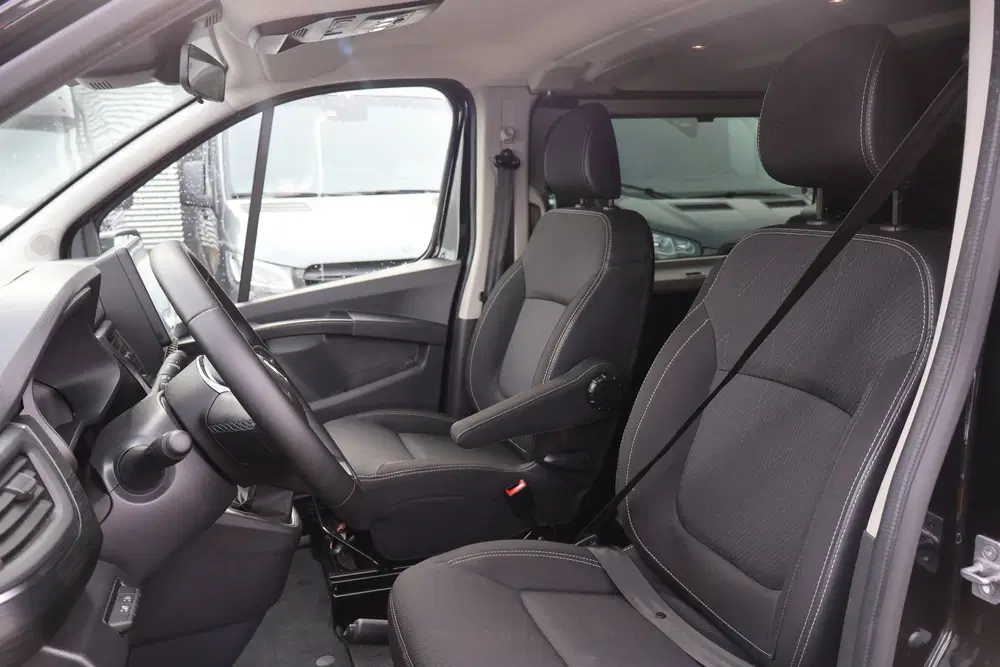 Renault Trafic 2.0 dCi 170pk Automaat L2 H1 DC Luxe Bpm V uit 2024, foto 2