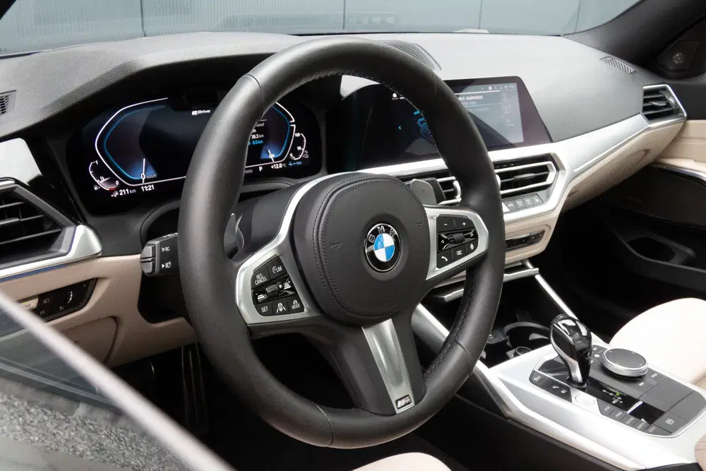 BMW 3-serie 330e High Executive uit 2021, foto 5