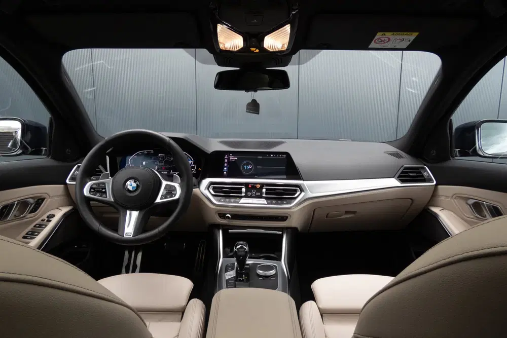 BMW 3-serie 330e High Executive uit 2021, foto 7