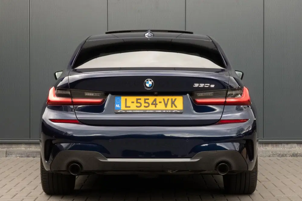 BMW 3-serie 330e High Executive uit 2021, foto 8