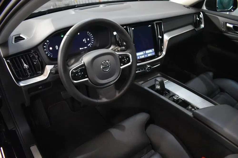 Volvo V60 B4 197PK Plus Dark uit 2024, foto 3
