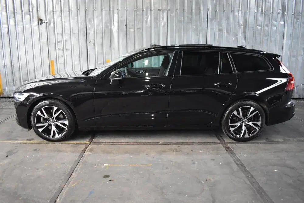Volvo V60 B4 197PK Plus Dark uit 2024, foto 6