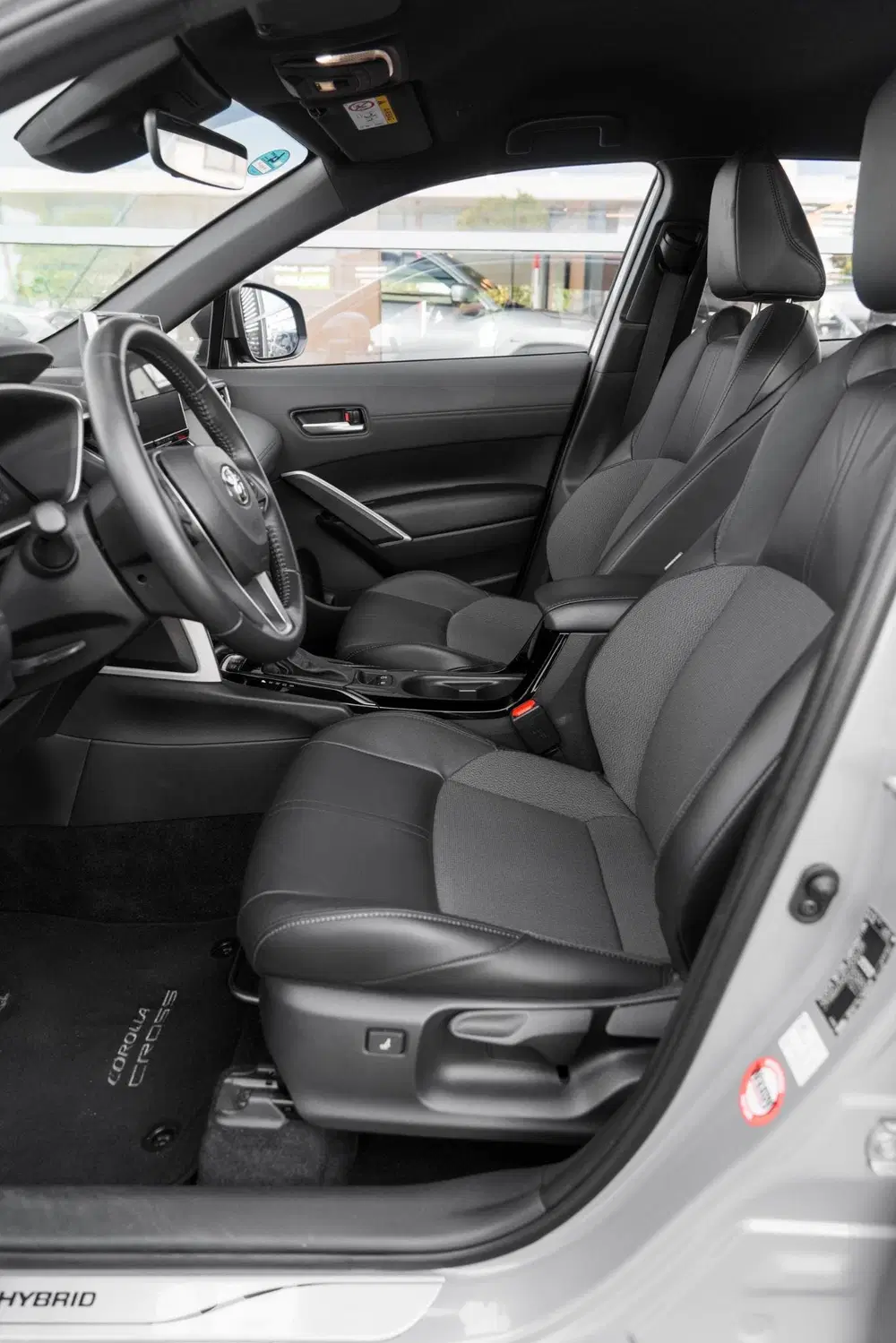Toyota Corolla Cross 2.0 High Power Hybrid First Edition uit 2022, foto 11