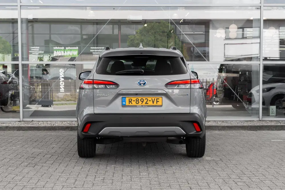Toyota Corolla Cross 2.0 High Power Hybrid First Edition uit 2022, foto 15